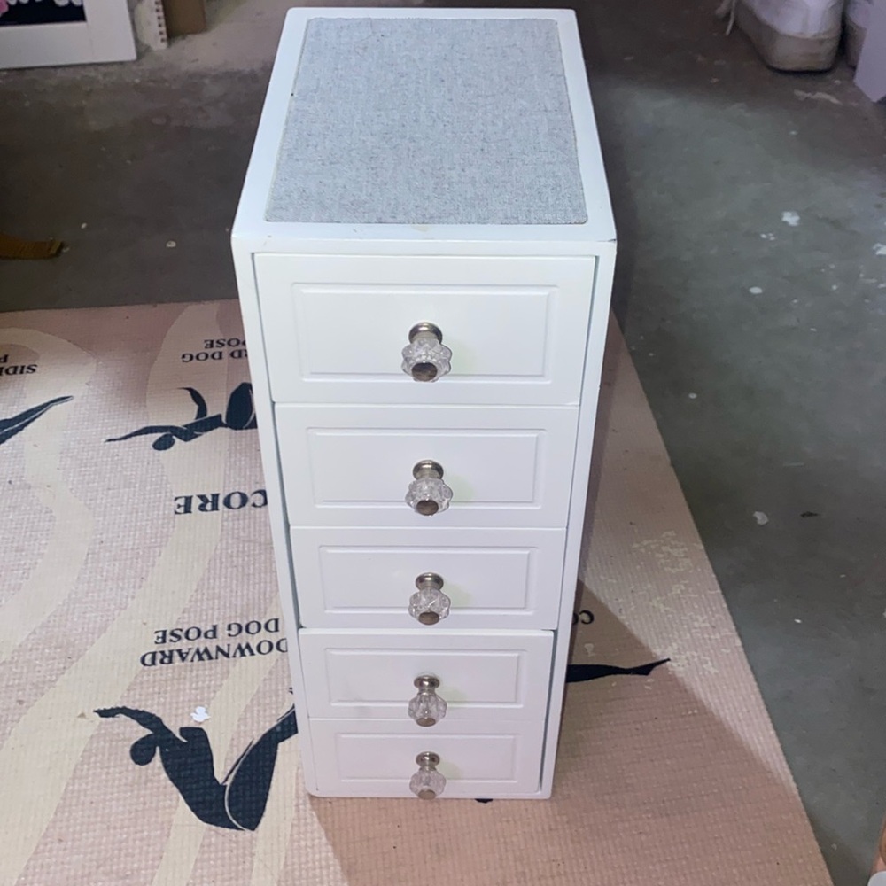 Storage container